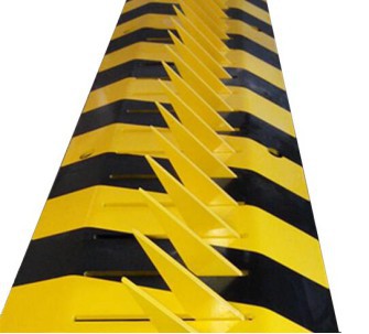 減速帶式破胎器